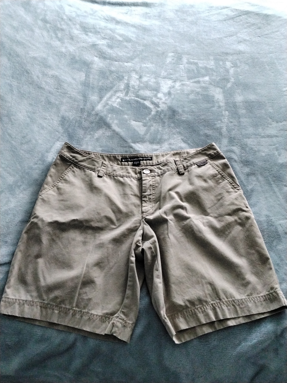 Eastern Mountain Sports Womens Flat Front Shorts in Light Khaki‎